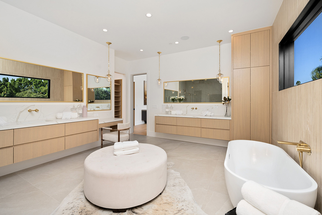Bathroom Renovation – moisture-resistant finishes