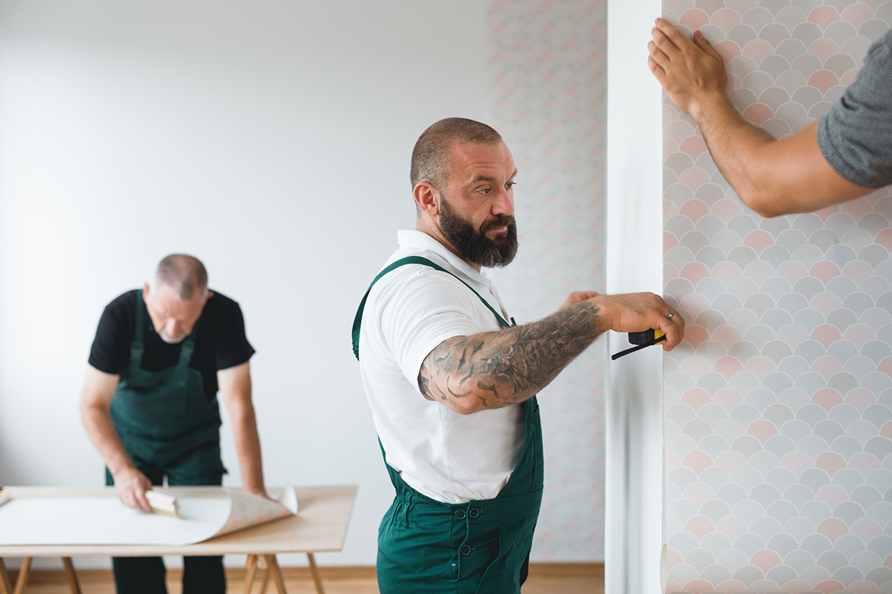 Wallpaper Installation - Precision Pattern Alignment